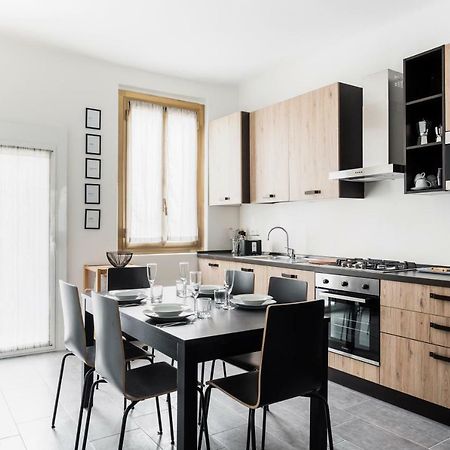 Comfortable Family Group Apartment Via Paruta Milão Exterior foto