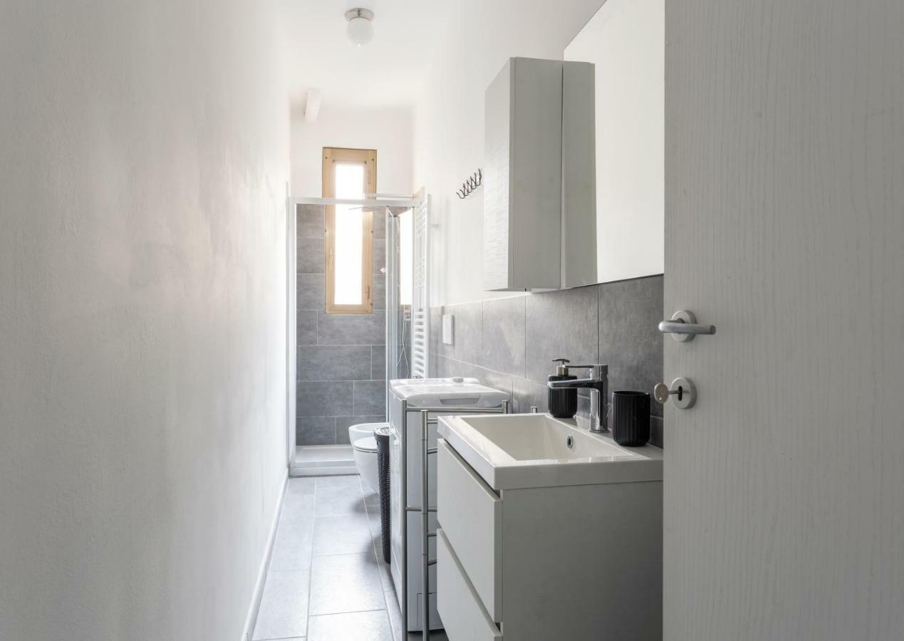Comfortable Family Group Apartment Via Paruta Milão Exterior foto